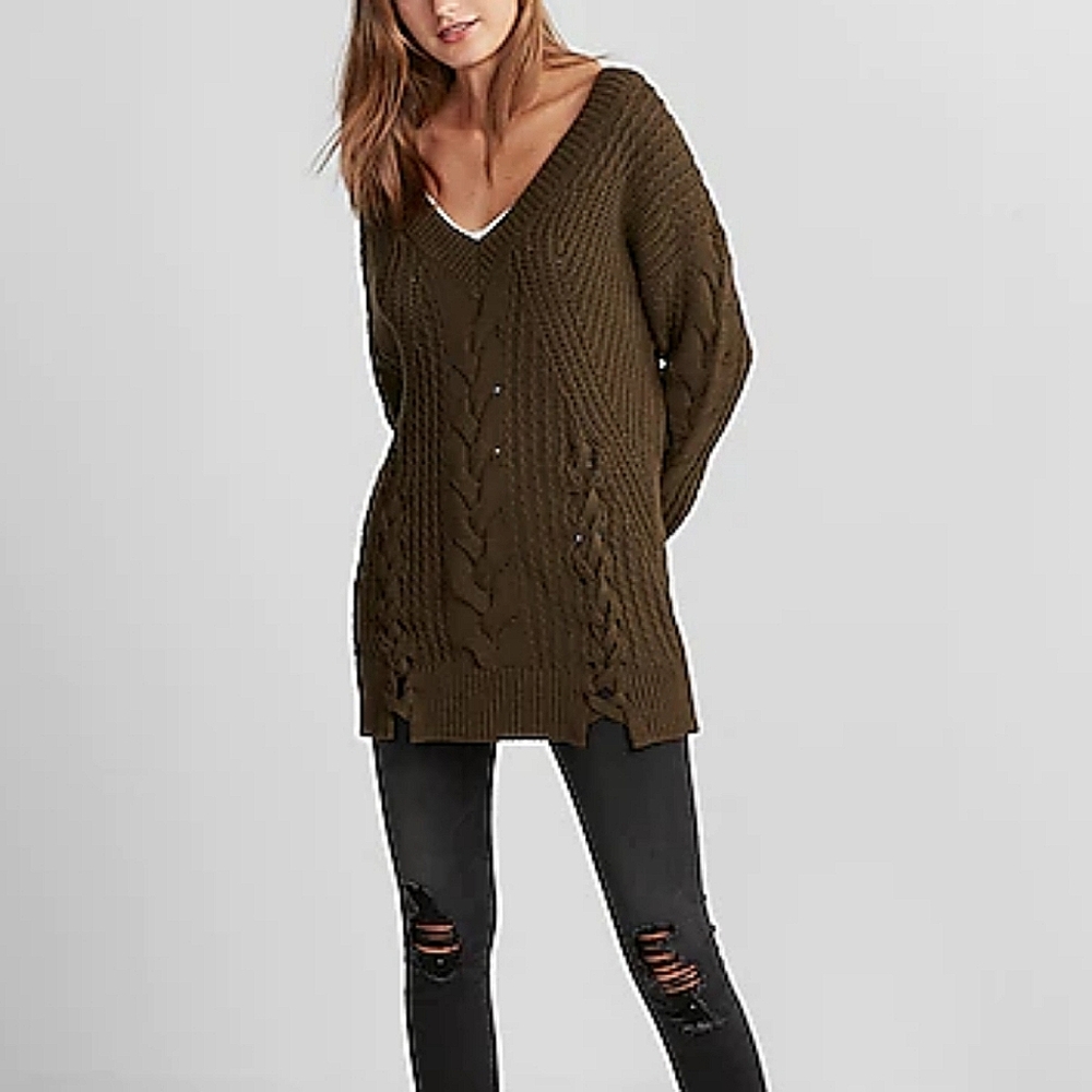 Express Oversized Cable Knit Tunic Sweater in Olive/Small